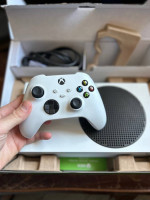 Xbox Series S 512GB w/ controller | Excellent condition | FREE gaming headset