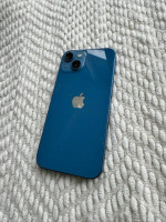 Like New iPhone 13 Blue 128 GB (UNLOCKED) 5G