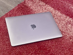 2017 MacBook Air 13" - Perfect for Work and Creativity