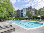 Located in Richmond, 2bd 2ba, Tennis Court