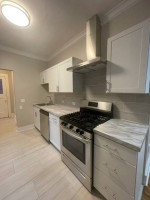 #94 Newly renovated 1-bedroom historic downtown apartment!