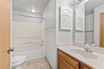 Toledo-Beautiful 2 Bed 1 Bath Upper