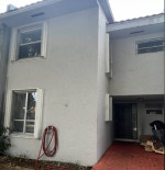 3/2.5 TOWNHOUSE FOR RENT, NEW KITCHEN, PRIVATE YARD