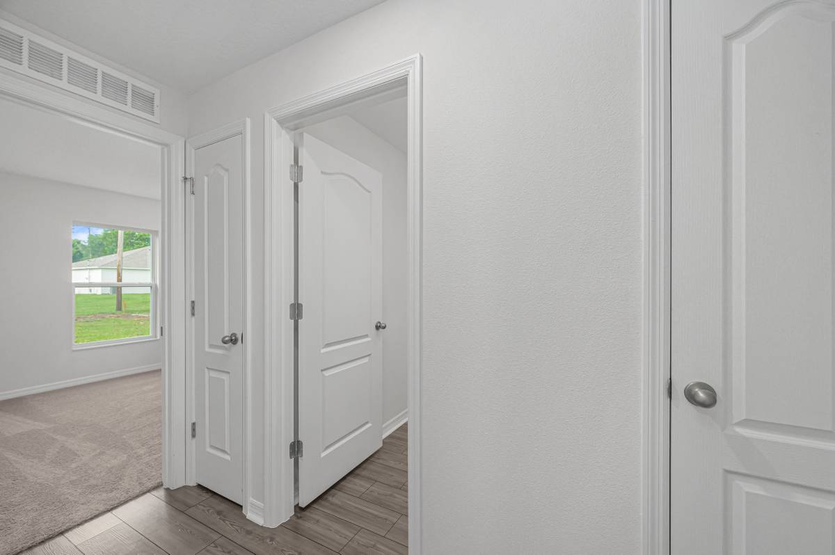 No Application Fee! No Payment for your First Month! 🏡