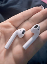 1st gen apple airpods-gently used