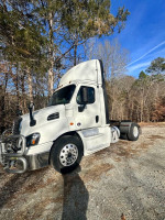 2018 Freightliner 113 Day Cab in excellent condition, featuring Detroit DD13 engine and automated transmission.