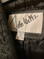 Like New ! Women’s Leather Trench Coat Size Medium Make Offer !