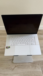 ASUS ROG Zephyrus G16 Laptop 16" AMD Ryzen AI 9 HX NVIDIA RTX 4070 32GB 2TB SSD