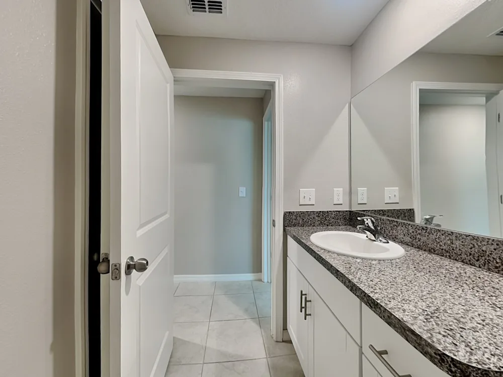 Beautiful family house for rent at $1000