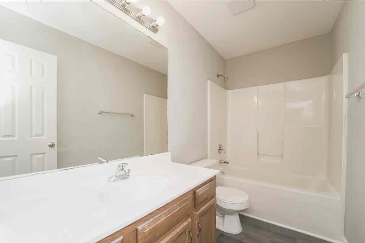3bed 2bath Available for immediate move in