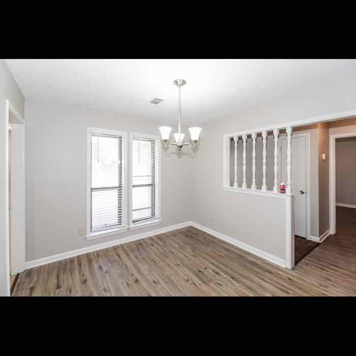 Charming 3bedrooms house available and affordable