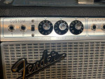 Fender '68 Custom Vibrolux Reverb
