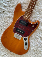 2021 Fender Player Mustang 90 guitar with SKB hardcase, MINT CONDITION