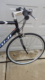 61cm Fuji 21 spd aluminum frame, 700x28c, flat bar, new rebulld