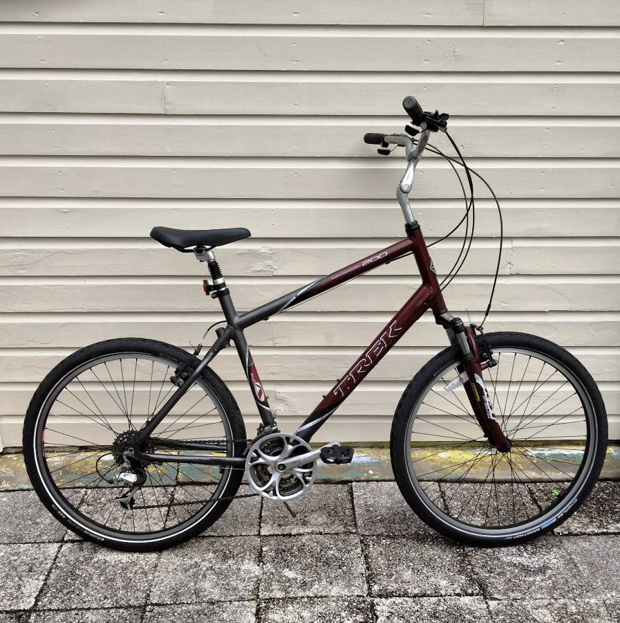 Men's XL TREK Navigator 21 Speed Hybrid/Comfort Bike 22" Frame