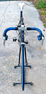 BICYCLE FUJI NEWEST 700"MEN'S ROAD BIKE IN VERY GOOD COND.