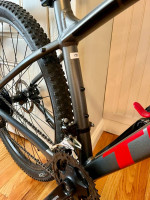 2021 Trek Marlin 4 21-spd medium 29er mountain bike in excellent condition