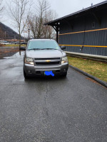 2007 Chevrolet Suburban 4X4 front view, well-maintained with minimal rust, ready for use