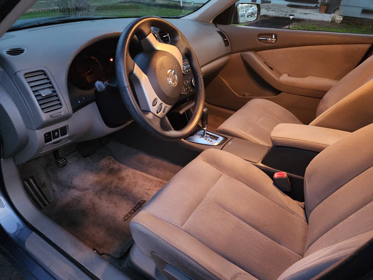 2012 Nissan Altima 97,000 mi