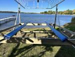 2020 Vibo 5000lb boat lift