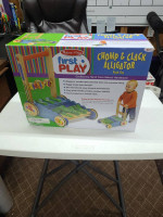 Chomp & Clack Alligator Push Toy