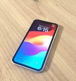 iPhone XR - 128gb + Extras - Unlocked