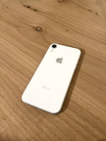 iPhone XR - 128gb + Extras - Unlocked