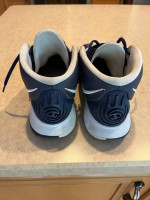 NIKE KYRIE 6 BASKETBALL SHOES NAVY BLUE WHITE RARE CW4142-402 (SIZE 10